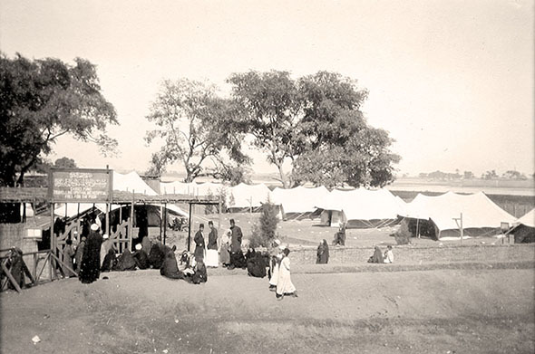 Fig. 2 – Fayoum Camp. 1904. Note sign “Cassel Fund, Travelling Ophthalmic Hospital, Free for the Poor”